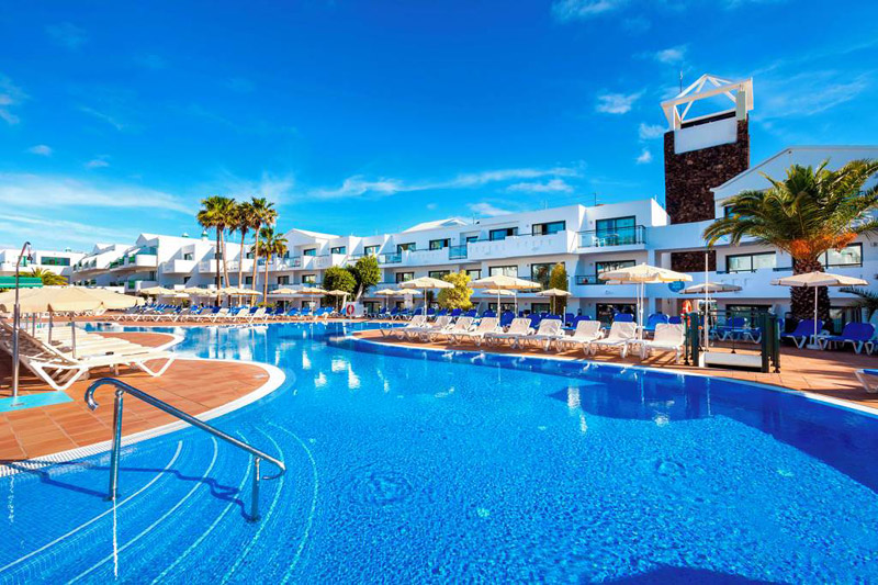 Lanzarote: Beachside Stay