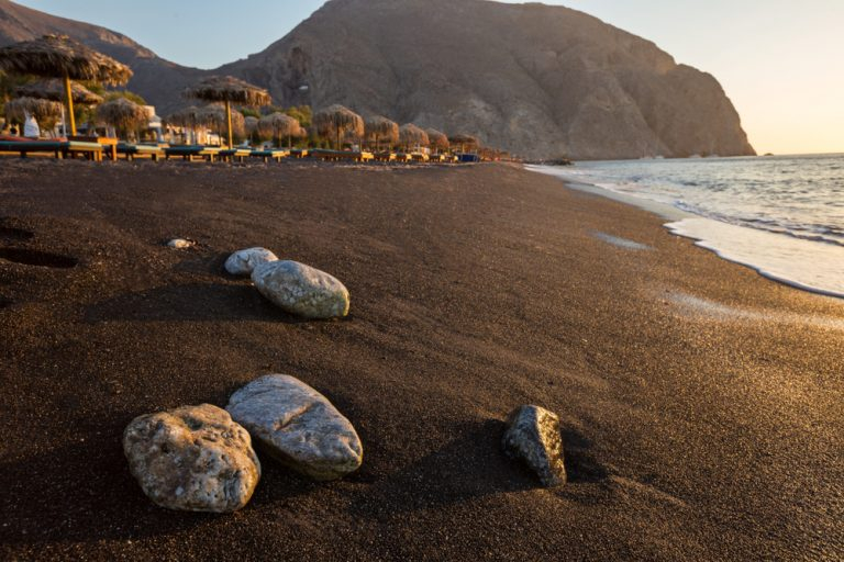 black-beach-santorini.jpg